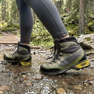 La Sportiva Trango TRK GTX Women’s Hiking Boots | Size 7.5 | Waterproof Gore-Tex